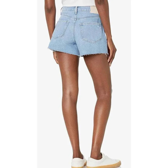 PAIGE NWT Women's Noella Cutoff Shrt Cvrd Btnfly Size 32 Light Denim - Picture 2 of 9